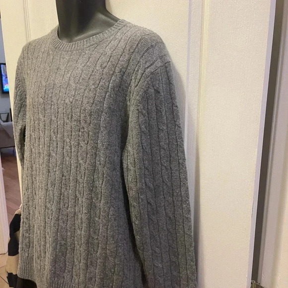Brooks Brothers Lambswool Cable Crewneck Sweater. Great conditions gray color - Picture 7 of 12